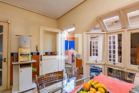 Casa à venda com 334m², 3 quartos e 2 vagasCozinha 