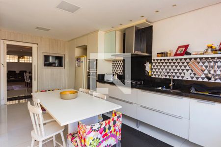 Casa à venda com 294m², 3 quartos e 2 vagas Casa à venda com 294m², 3 quartos e 2 vagasCozinha com churrasqueira