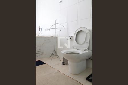 Apartamento à venda com 366m², 4 quartos e 2 vagasBanheiro da Suíte 3