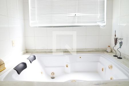 Apartamento à venda com 366m², 4 quartos e 2 vagasBanheiro da Suíte 3