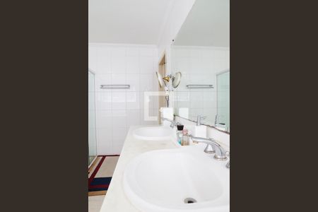 Apartamento à venda com 366m², 4 quartos e 2 vagasBanheiro da Suíte 3