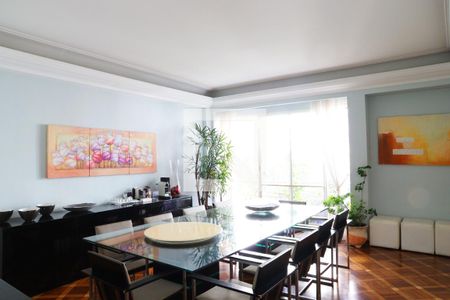 Apartamento à venda com 366m², 4 quartos e 2 vagasSala