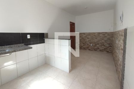 Cozinha integrada com a Sala de casa de condomínio para alugar com 1 quarto, 45m² em Taquara, Rio de Janeiro