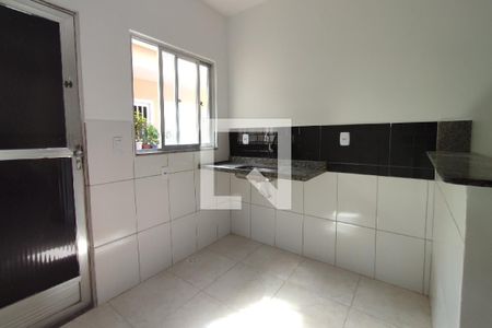 Cozinha integrada com a Sala de casa de condomínio para alugar com 1 quarto, 45m² em Taquara, Rio de Janeiro