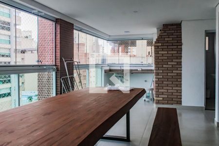 Apartamento para alugar com 130m², 3 quartos e 2 vagas Apartamento para alugar com 130m², 3 quartos e 2 vagasSala
