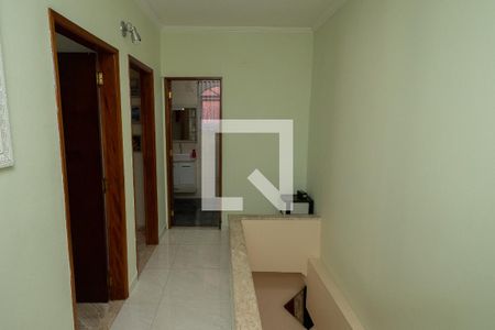 Casa à venda com 201m², 4 quartos e 3 vagas Casa à venda com 201m², 4 quartos e 3 vagasCorredor - Quartos