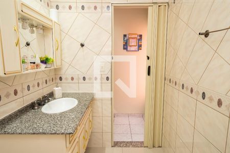 Casa à venda com 201m², 4 quartos e 3 vagas Casa à venda com 201m², 4 quartos e 3 vagasBanheiro 1