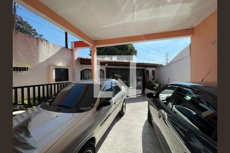 Casa à venda com 201m², 4 quartos e 3 vagas Casa à venda com 201m², 4 quartos e 3 vagasGaragem