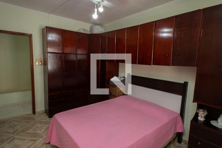 Casa à venda com 201m², 4 quartos e 3 vagas Casa à venda com 201m², 4 quartos e 3 vagasQuarto 2