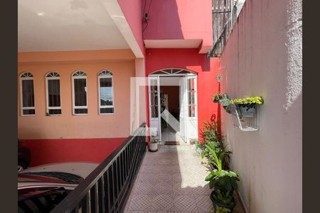 Casa à venda com 201m², 4 quartos e 3 vagas Casa à venda com 201m², 4 quartos e 3 vagasFachada - entrada