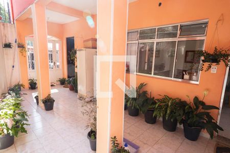 Casa à venda com 201m², 4 quartos e 3 vagas Casa à venda com 201m², 4 quartos e 3 vagasQuintal