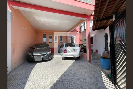 Casa à venda com 201m², 4 quartos e 3 vagas Casa à venda com 201m², 4 quartos e 3 vagasGaragem