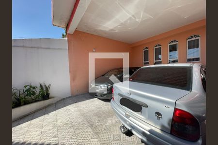 Casa à venda com 201m², 4 quartos e 3 vagas Casa à venda com 201m², 4 quartos e 3 vagasGaragem