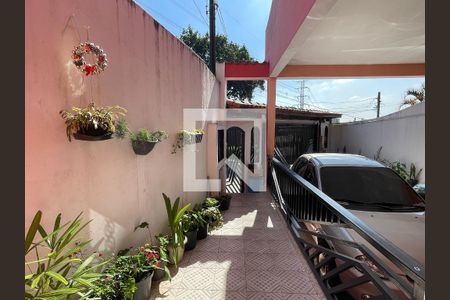 Casa à venda com 201m², 4 quartos e 3 vagas Casa à venda com 201m², 4 quartos e 3 vagasGaragem