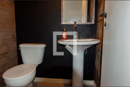 Apartamento à venda com 213m², 3 quartos e 3 vagas Apartamento à venda com 213m², 3 quartos e 3 vagasLavabo