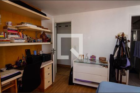 Apartamento à venda com 213m², 3 quartos e 3 vagas Apartamento à venda com 213m², 3 quartos e 3 vagasSuite 2