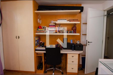 Apartamento à venda com 213m², 3 quartos e 3 vagas Apartamento à venda com 213m², 3 quartos e 3 vagasSuite 2