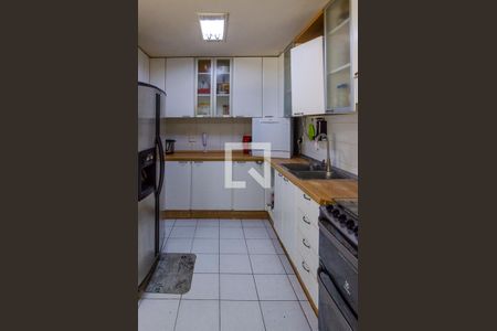 Apartamento à venda com 213m², 3 quartos e 3 vagas Apartamento à venda com 213m², 3 quartos e 3 vagasCozinha