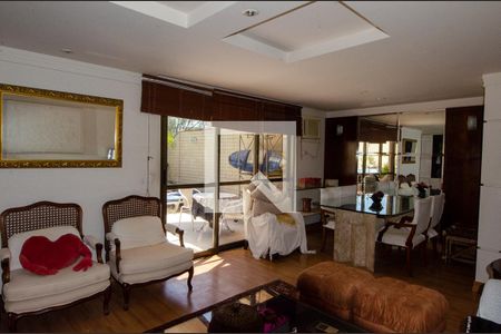 Apartamento à venda com 213m², 3 quartos e 3 vagas Apartamento à venda com 213m², 3 quartos e 3 vagasSala