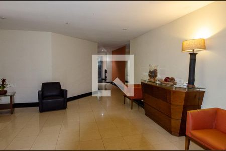 Apartamento à venda com 213m², 3 quartos e 3 vagas Apartamento à venda com 213m², 3 quartos e 3 vagasHall social