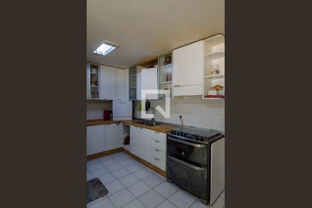 Apartamento à venda com 213m², 3 quartos e 3 vagas Apartamento à venda com 213m², 3 quartos e 3 vagasCozinha