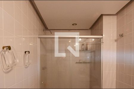 Apartamento à venda com 213m², 3 quartos e 3 vagas Apartamento à venda com 213m², 3 quartos e 3 vagasBanheiro da suíte 1