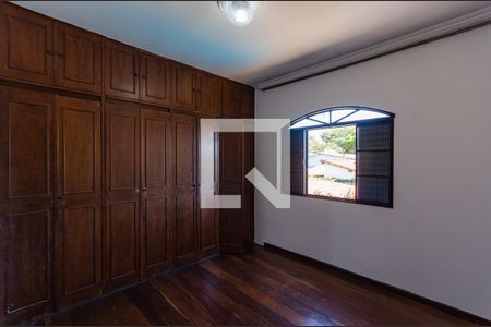Casa à venda com 211m², 4 quartos e 3 vagasQuarto 2