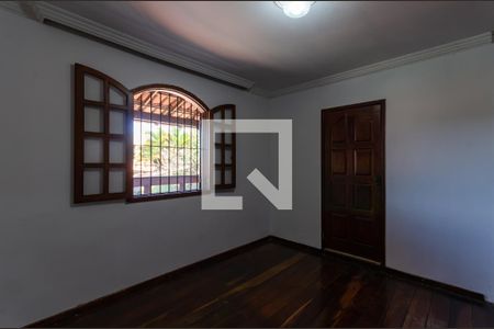 Casa à venda com 211m², 4 quartos e 3 vagasSuite