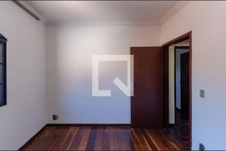 Casa à venda com 211m², 4 quartos e 3 vagasQuarto 2