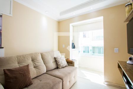 Sala de apartamento para alugar com 3 quartos, 67m² em Parque São Vicente, Mauá