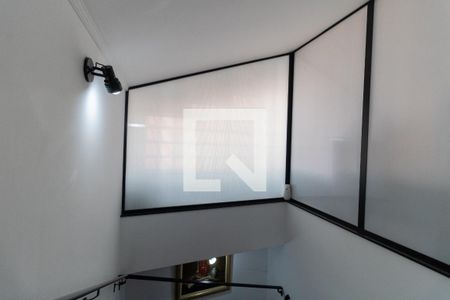 Casa para alugar com 390m², 5 quartos e 4 vagasEscada