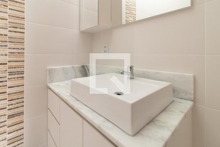 Casa de condomínio à venda com 130m², 3 quartos e 1 vaga Casa de condomínio à venda com 130m², 3 quartos e 1 vagaBanheiro Corredor