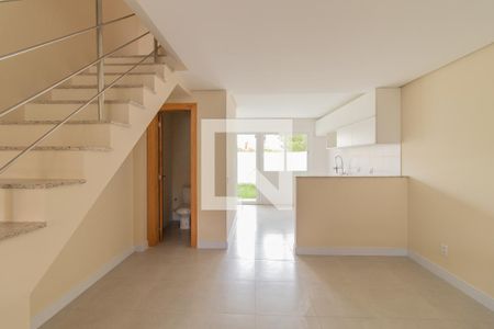 Sala de casa de condomínio à venda com 3 quartos, 130m² em Hípica, Porto Alegre