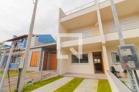 Casa de condomínio à venda com 130m², 3 quartos e 1 vaga Casa de condomínio à venda com 130m², 3 quartos e 1 vagaFachada