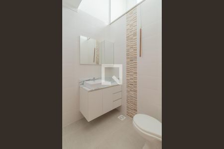 Casa de condomínio à venda com 130m², 3 quartos e 1 vaga Casa de condomínio à venda com 130m², 3 quartos e 1 vagaBanheiro Corredor