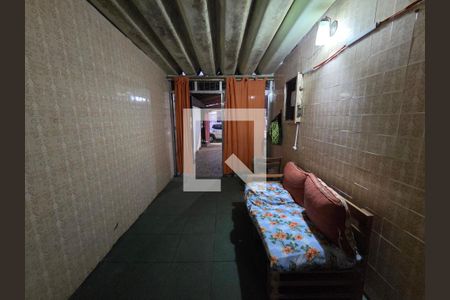 Hall de casa para alugar com 2 quartos, 156m² em Vila Tupi, Praia Grande