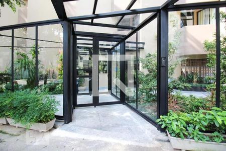 Entrada de kitnet/studio para alugar com 1 quarto, 38m² em Indianópolis, São Paulo