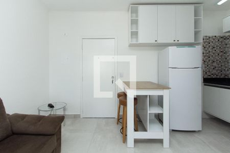 Sala/Cozinha de kitnet/studio para alugar com 1 quarto, 38m² em Indianópolis, São Paulo