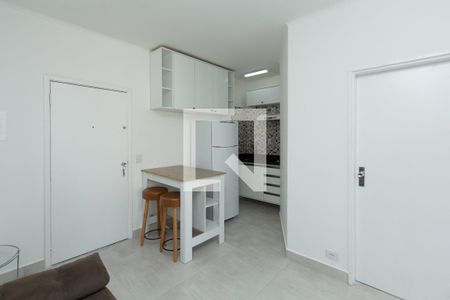 Sala/Cozinha de kitnet/studio para alugar com 1 quarto, 38m² em Indianópolis, São Paulo