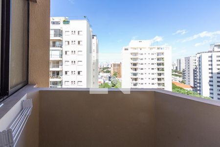 Varanda de kitnet/studio para alugar com 1 quarto, 38m² em Indianópolis, São Paulo