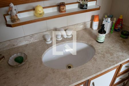 Apartamento à venda com 220m², 4 quartos e 4 vagas Apartamento à venda com 220m², 4 quartos e 4 vagasBanheiro quarto 4