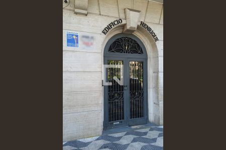 Apartamento à venda com 106m², 2 quartos e sem vaga Apartamento à venda com 106m², 2 quartos e sem vagaPlaquinha na fachada