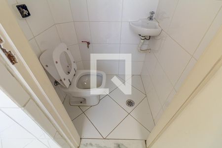 Apartamento à venda com 106m², 2 quartos e sem vaga Apartamento à venda com 106m², 2 quartos e sem vagaBanheiro de Serviço