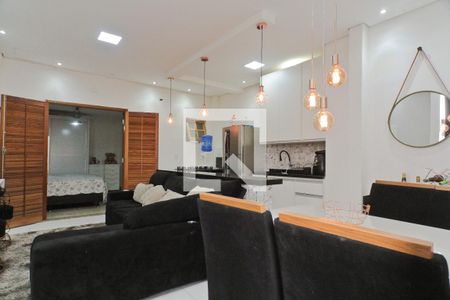 Casa à venda com 230m², 4 quartos e 1 vagaCasa 2 - sala
