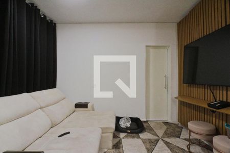 Casa à venda com 230m², 4 quartos e 1 vagaCasa 3 - sala