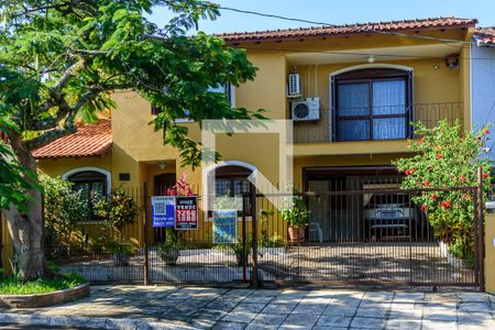 Casa à venda com 400m², 4 quartos e 3 vagasFachada