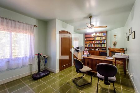 Sala 1 de casa à venda com 4 quartos, 400m² em Campo Novo, Porto Alegre