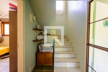 Escada de casa à venda com 4 quartos, 400m² em Campo Novo, Porto Alegre