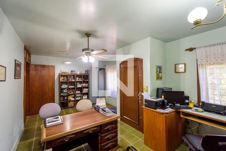 Sala 1 de casa à venda com 4 quartos, 400m² em Campo Novo, Porto Alegre