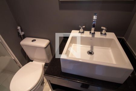 Banheiro de apartamento à venda com 2 quartos, 70m² em Santo Amaro, São Paulo